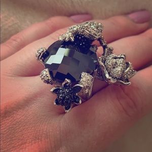 Beautiful detailed cocktail ring!